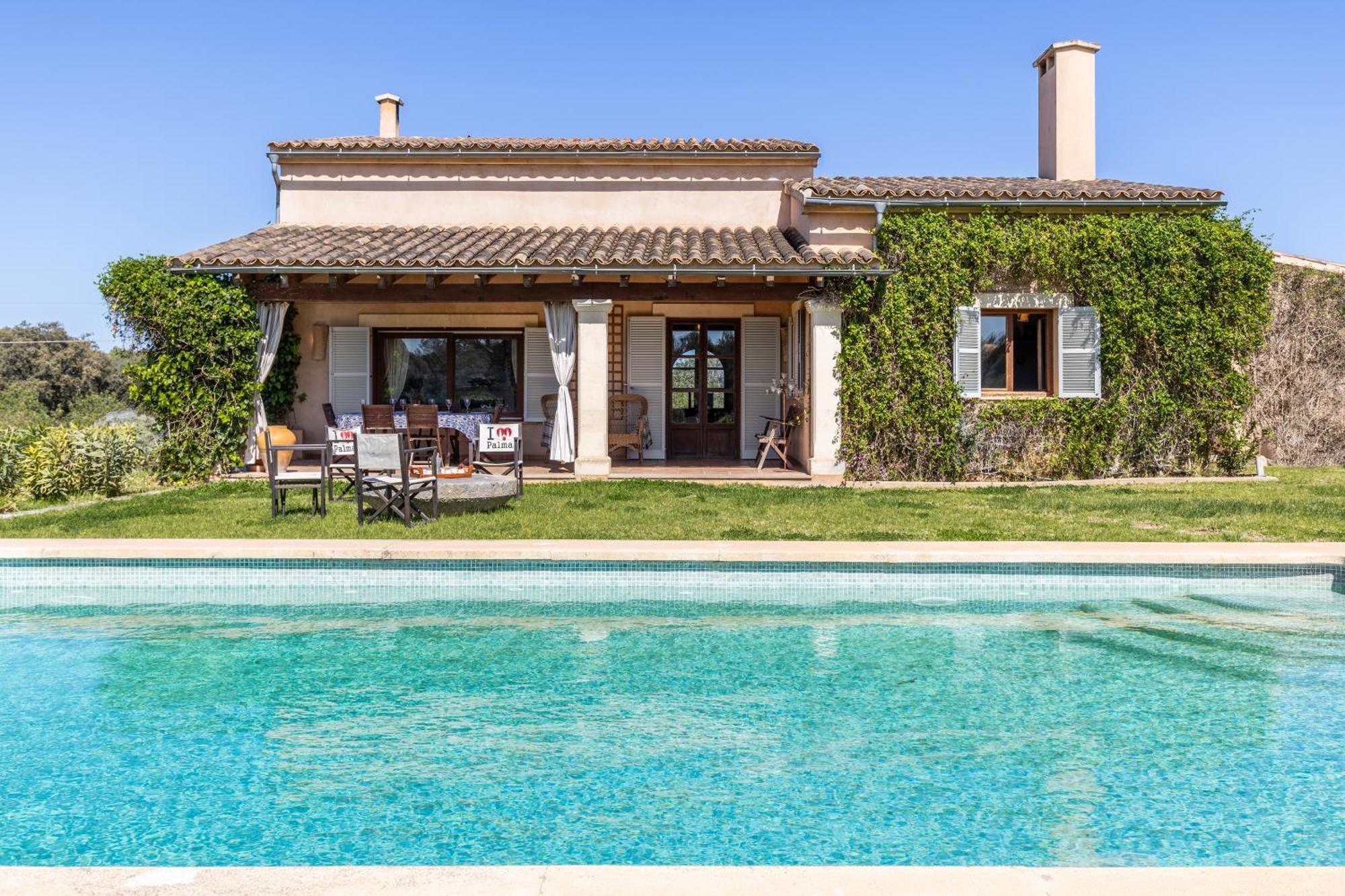 Mallorca Countryside With Pool And Nature Landhaus